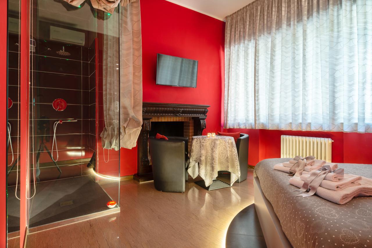 Villa Domus Salento Suites & Rooms Con Parcheggio Privato In Loco レッチェ エクステリア 写真