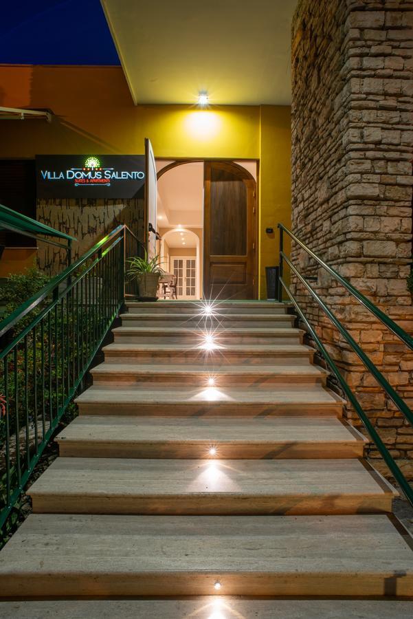 Villa Domus Salento Suites & Rooms Con Parcheggio Privato In Loco レッチェ エクステリア 写真
