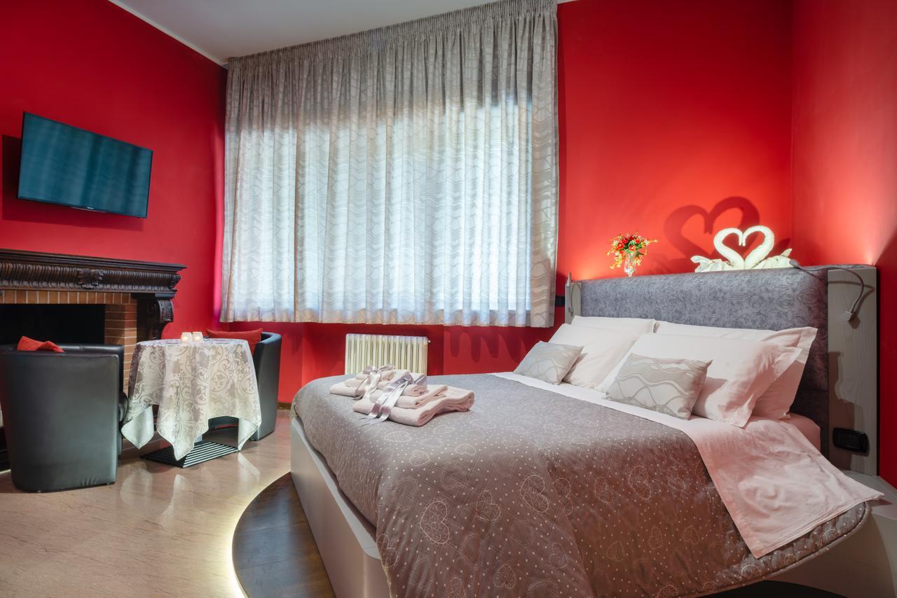 Villa Domus Salento Suites & Rooms Con Parcheggio Privato In Loco レッチェ エクステリア 写真