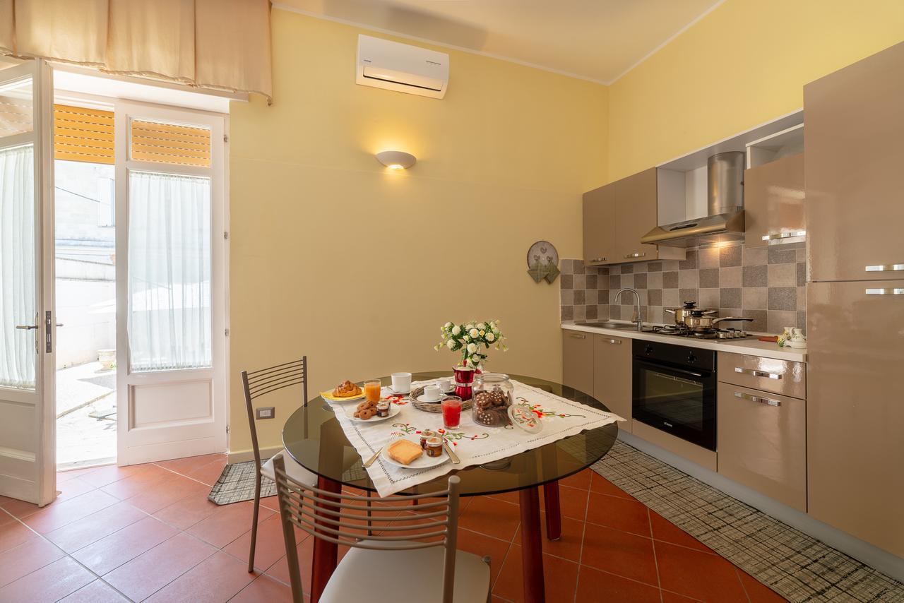 Villa Domus Salento Suites & Rooms Con Parcheggio Privato In Loco レッチェ エクステリア 写真