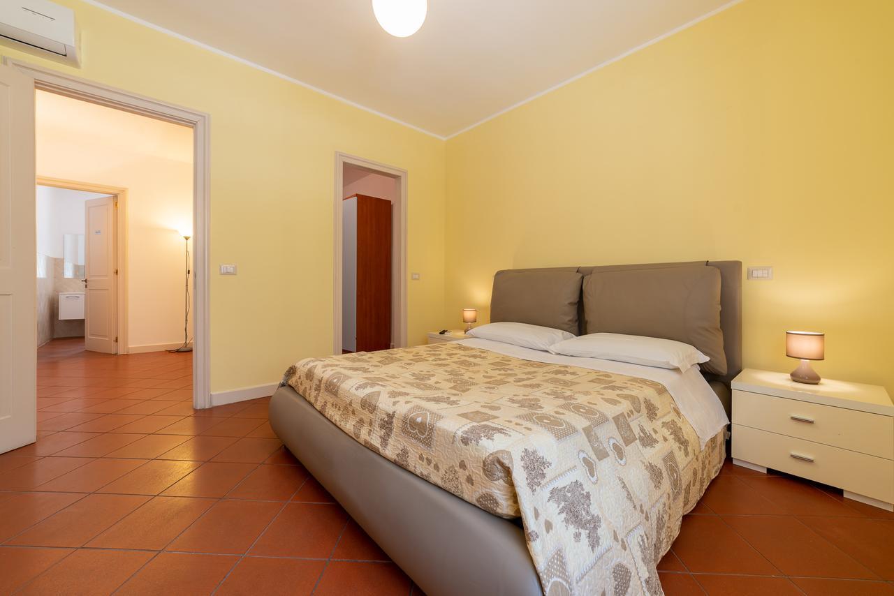 Villa Domus Salento Suites & Rooms Con Parcheggio Privato In Loco レッチェ エクステリア 写真