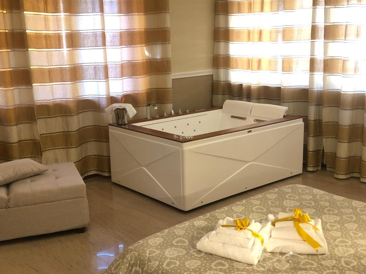Villa Domus Salento Suites & Rooms Con Parcheggio Privato In Loco レッチェ エクステリア 写真